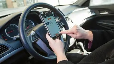 Alarma: en 13 años se cuadruplicó el uso del celular al volante en AMBA Alarma: en 13 años se cuadruplicó el uso del celular al volante en AMBA