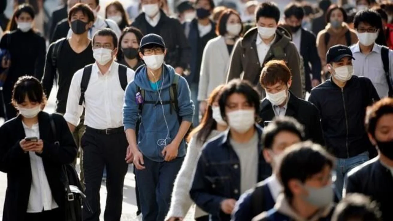 Golpeado por la variante Delta, Japón marca un nuevo récord de pacientes graves de coronavirus