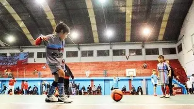 Clubes de barrio denuncian cortes de luz y piden extender el DNU que los protege Clubes de barrio denuncian cortes de luz y piden extender el DNU que los protege