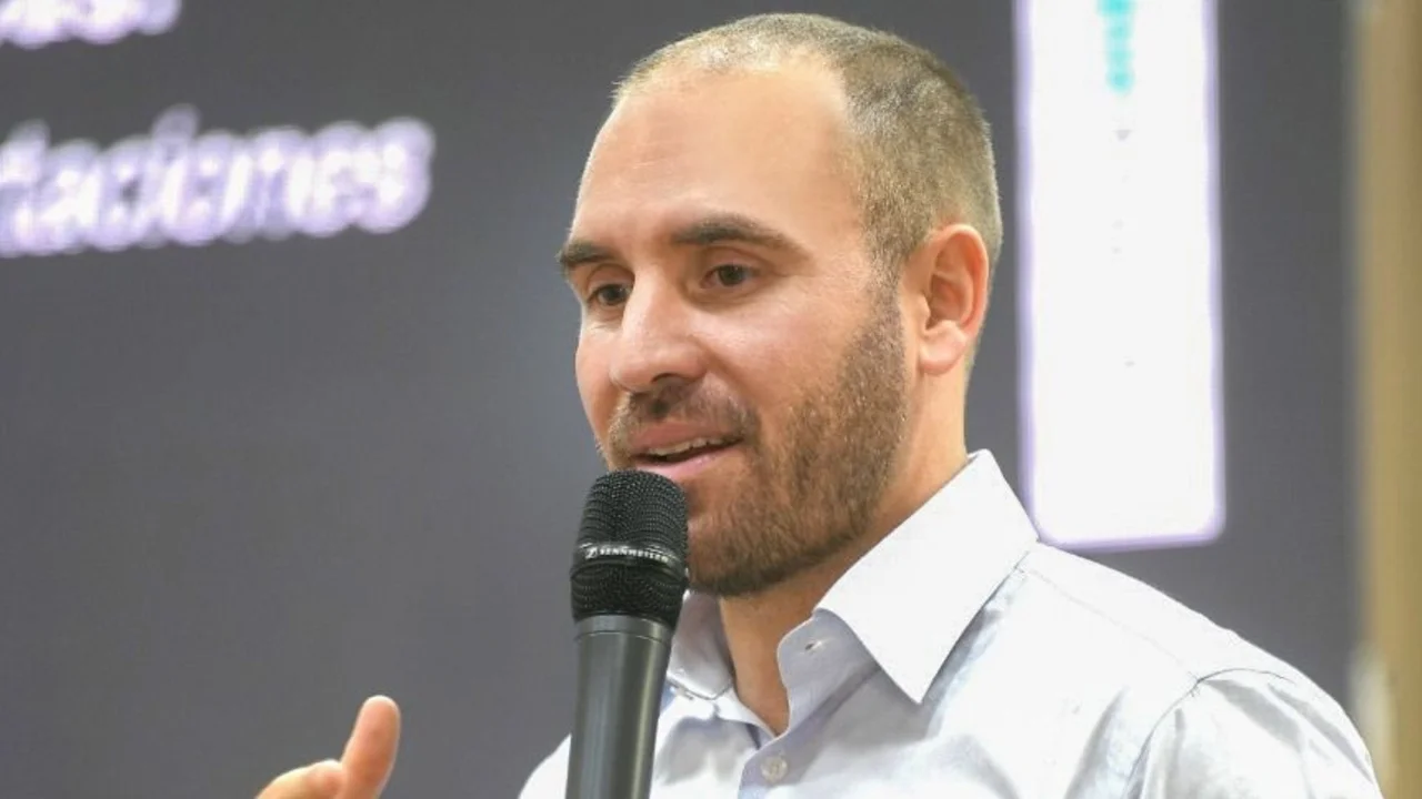 Guzmán espera concluir negociaciones con el FMI a más tardar en mayo próximo