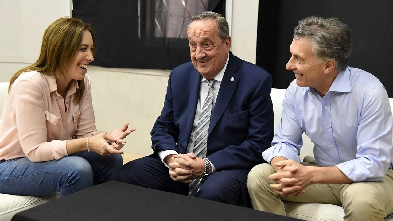 Vidal, Macri y el intendente de Tandil, Miguel Ángel Lunghi. 