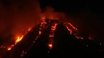 Video: impactante erupción del volcán Etna en Italia Video: impactante erupción del volcán Etna en Italia