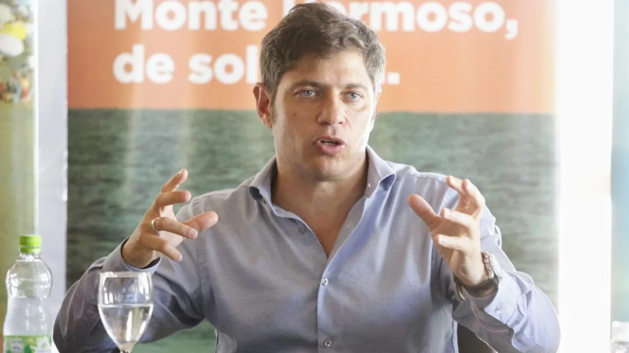 Kicillof anunció que la semana próxima comenzará la vacunación de docentes con factores de riesgo