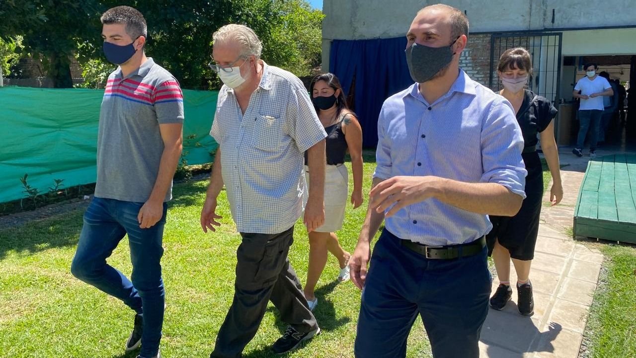 Guzmán fue hasta Moreno y tuvo una cargada agenda social