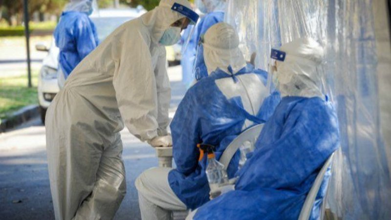 Médicos y enfermeros porteños paran por reclamos salariales