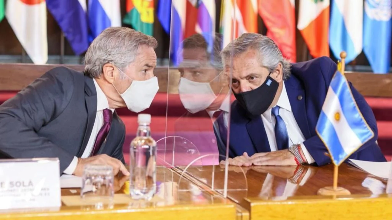 Solá instó a reforzar la unidad con Chile y a avanzar en el camino del multilateralismo