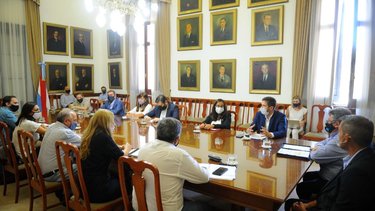 Esta semana arrancan las paritarias 2022 para empleados estatales