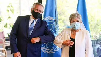 Titular de la Cepal elogio que Argentina haya declarado a la telefonía celular como servicio público Titular de la Cepal elogio que Argentina haya declarado a la telefonía celular como servicio público