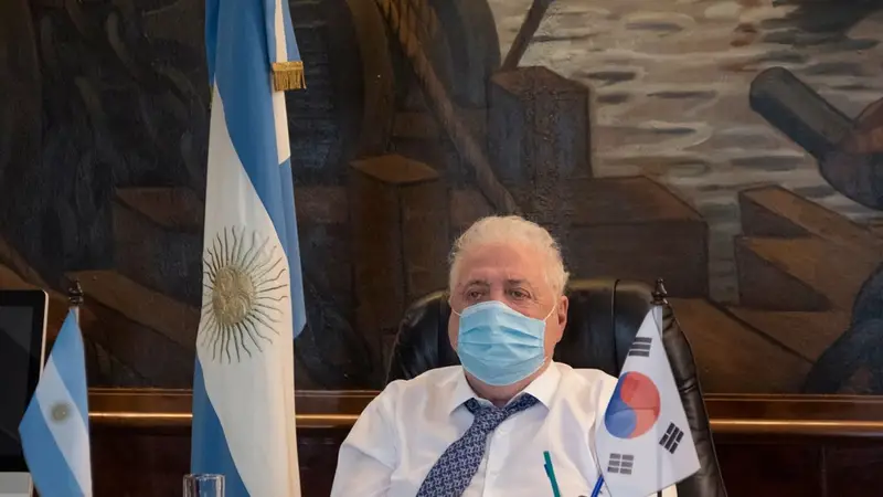 Ginés cuestionó a Pfizer y dijo que con "el Gobierno argentino se comportó muy mal"