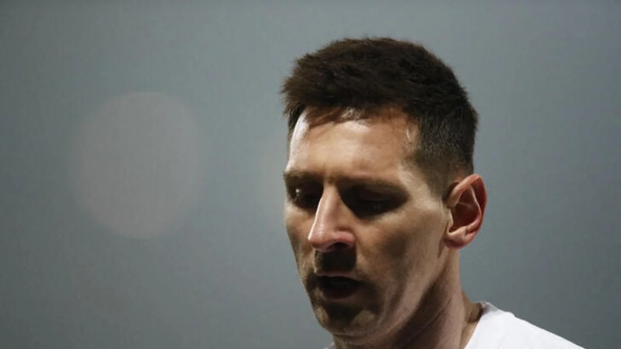Messi y otros tres futbolistas del PSG dan positivo por COVID-19
