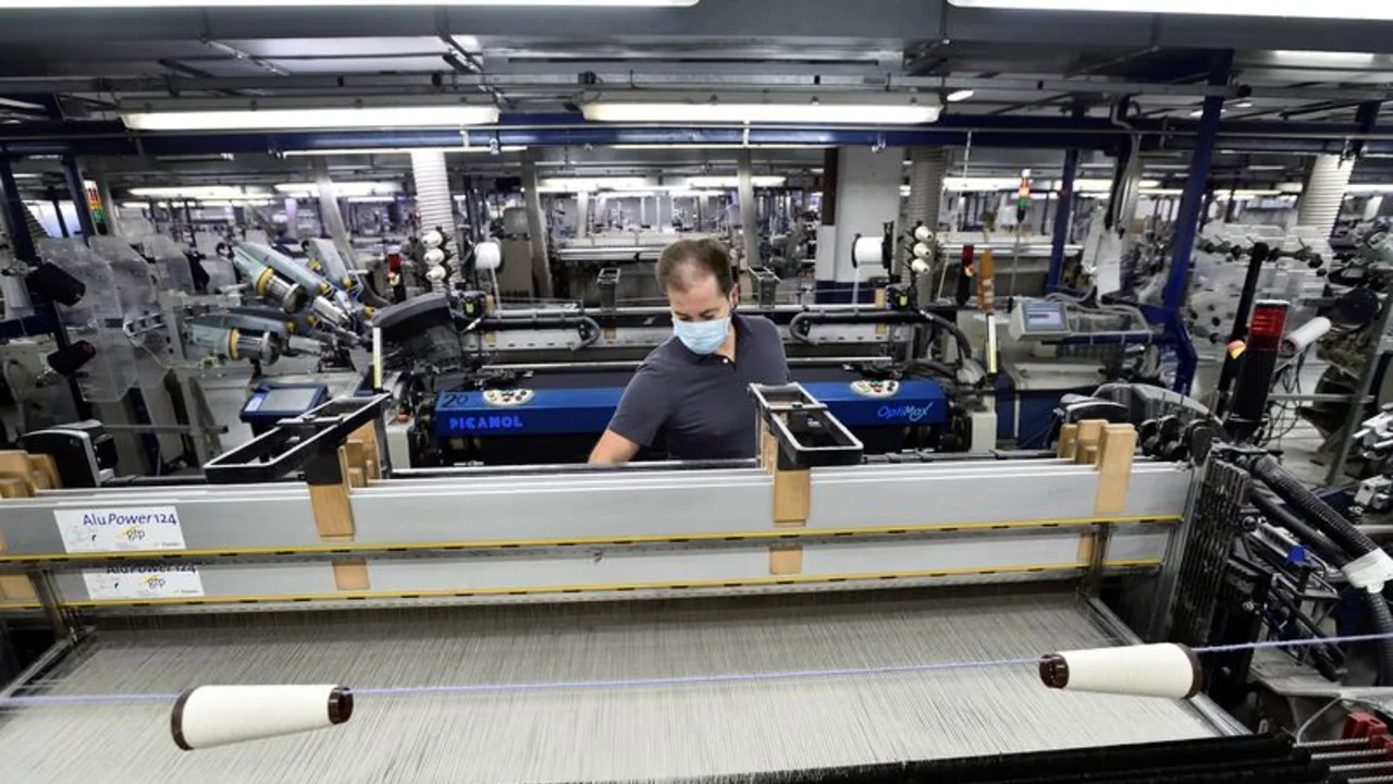 La explosión de Ómicron frena la recuperación económica de Europa