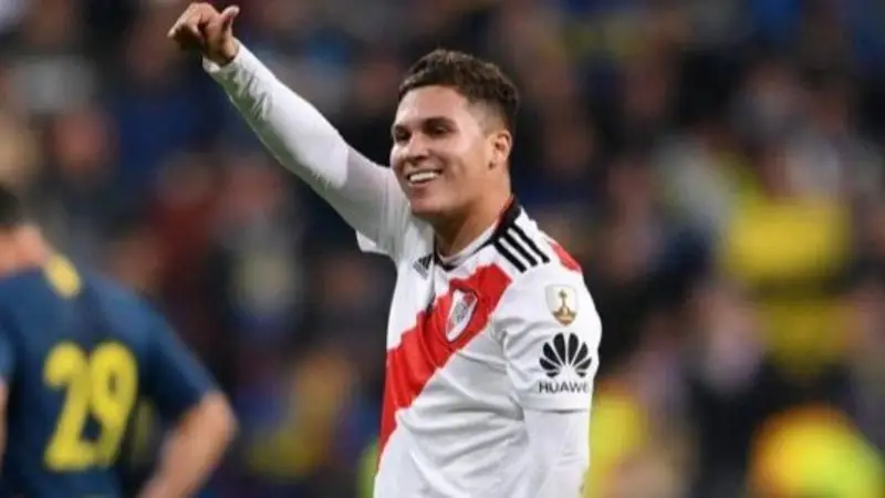 La locura de los hinchas de River en redes festejando la vuelta de Juanfer Quintero