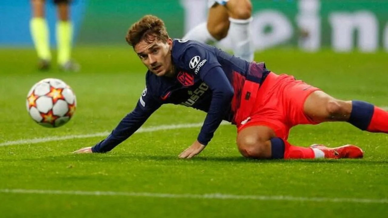 Atlético Madrid anuncia que Griezmann sufre "recaída" de lesión muscular