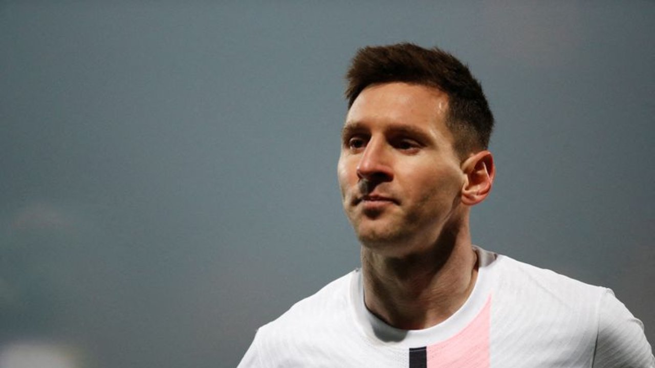 Messi sigue recuperándose del COVID-19 en el PSG, se pierde el viaje a Lyon