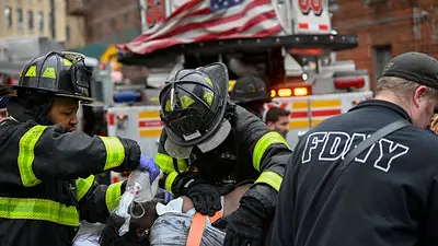 Nueva York: se incendió un edificio y murieron 19 personas Nueva York: se incendió un edificio y murieron 19 personas