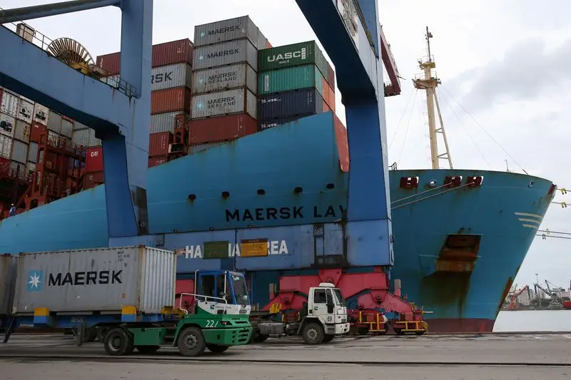 Dólares Exportaciones Importaciones