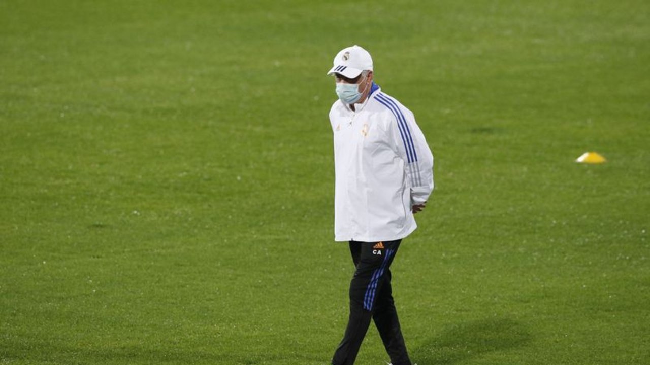 Ancelotti predice que el Barcelona mejorará con Xavi