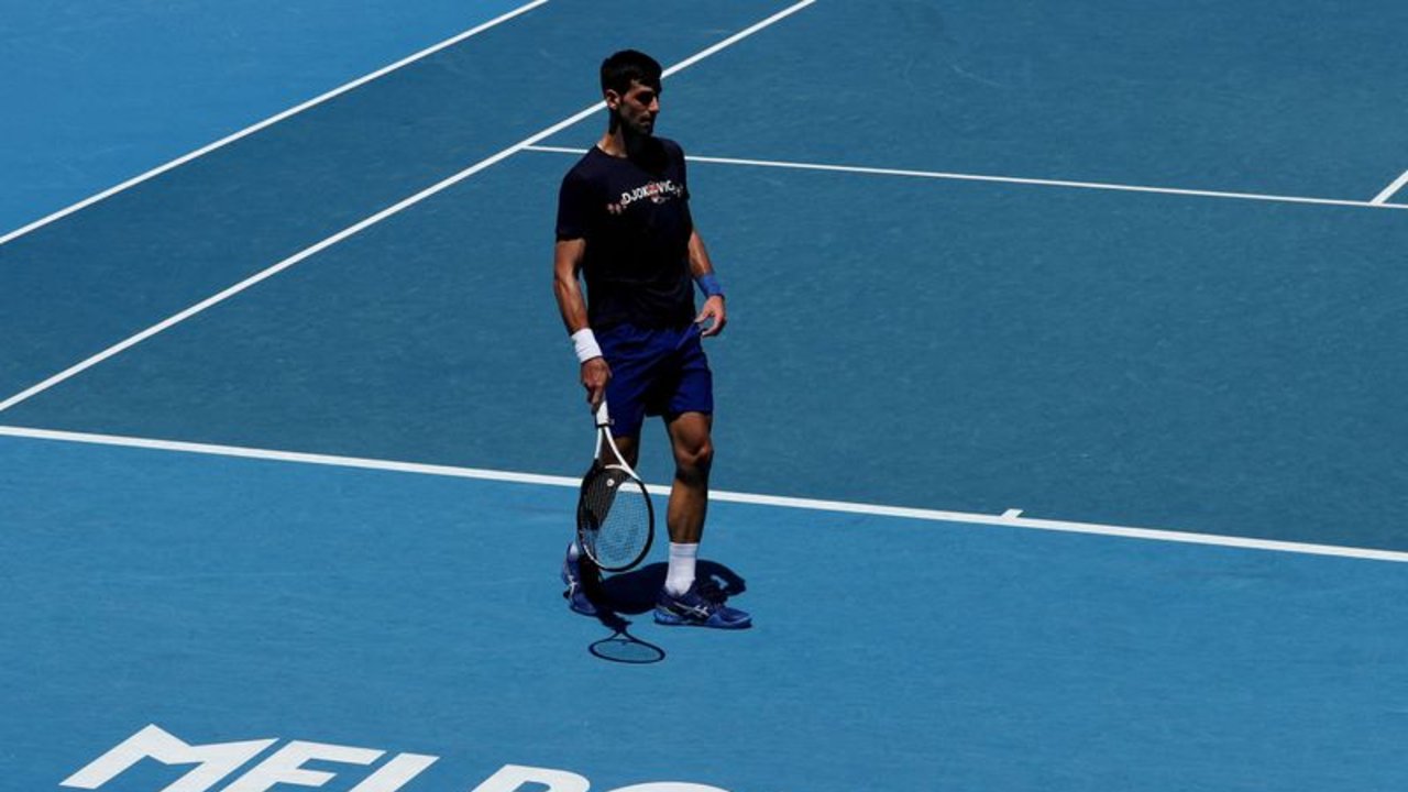Djokovic lamenta errores por COVID; visa para Abierto de Australia sigue en duda