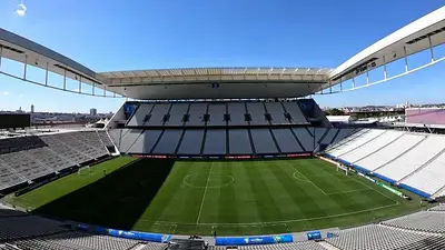 Ómicron: San Pablo reduce a 70% el aforo en partidos de fútbol y recomienda reducción en eventos Ómicron: San Pablo reduce a 70% el aforo en partidos de fútbol y recomienda reducción en eventos