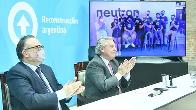 Alberto Fernández celebró el lanzamiento del primer satélite miniatura argentino Alberto Fernández celebró el lanzamiento del primer satélite miniatura argentino