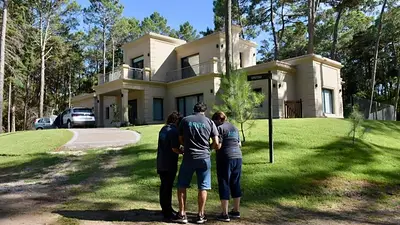ARBA detectó en Pinamar y Cariló más de 100 casas y edificios de lujo que figuraban como baldíos ARBA detectó en Pinamar y Cariló más de 100 casas y edificios de lujo que figuraban como baldíos