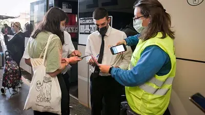 Pase sanitario: evalúan aplicarlo en todo el transporte público de PBA Pase sanitario: evalúan aplicarlo en todo el transporte público de PBA