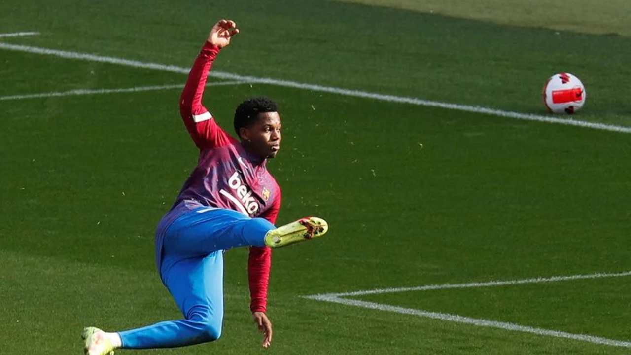 Ansu Fati vuelve a ser baja en el Barcelona por una lesión en el bíceps femoral