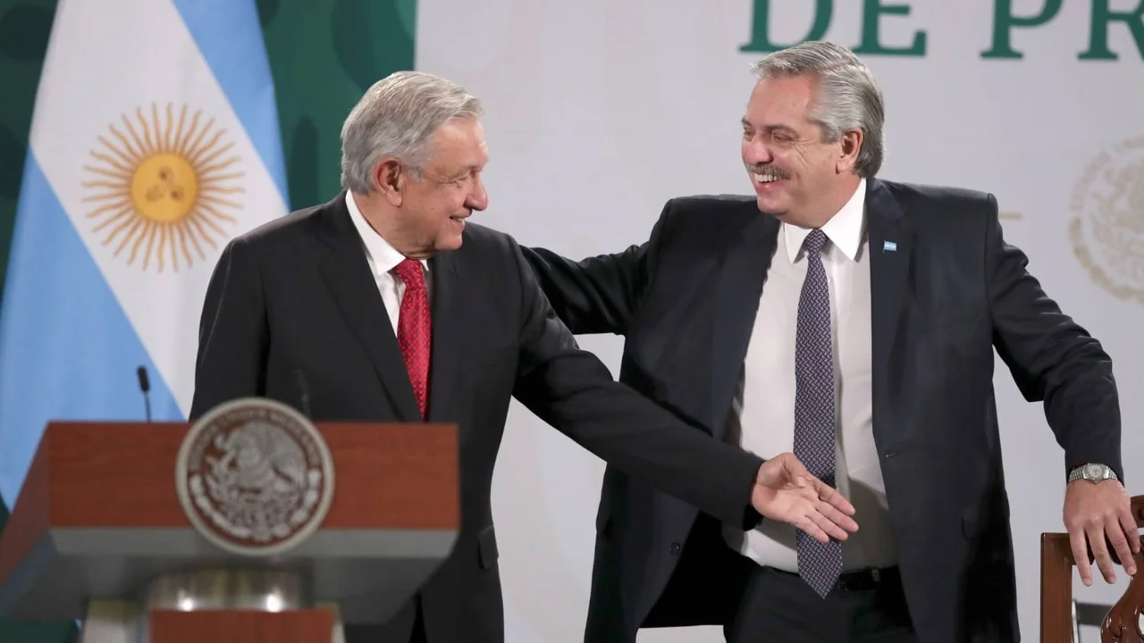 Carta de López Obrador a Alberto: "Estás actuando muy bien, defendiendo a Cristina"