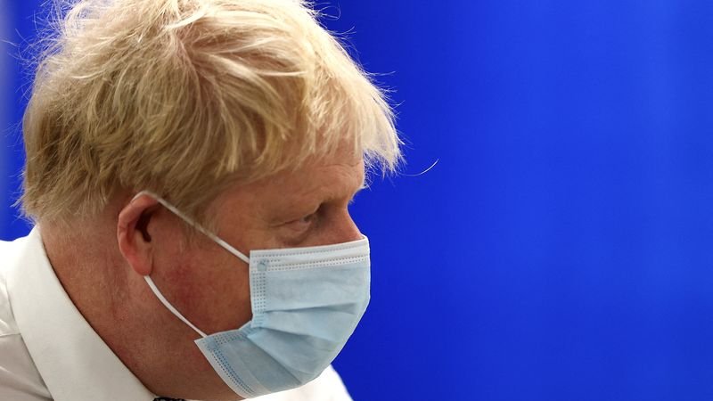 Inglaterra dejará de exigir test de COVID a la entrada, anunció Boris Johnson 