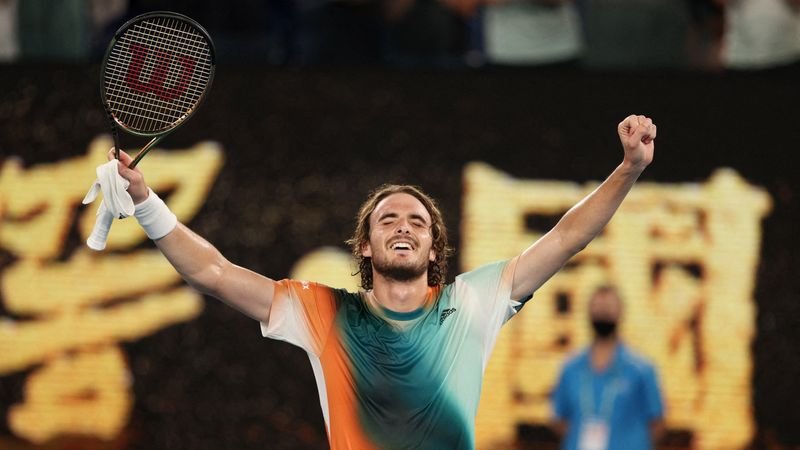 Tsitsipas y Medvedev sufren para pasar cuartos; Sinner y Auger-Aliassime también se suman