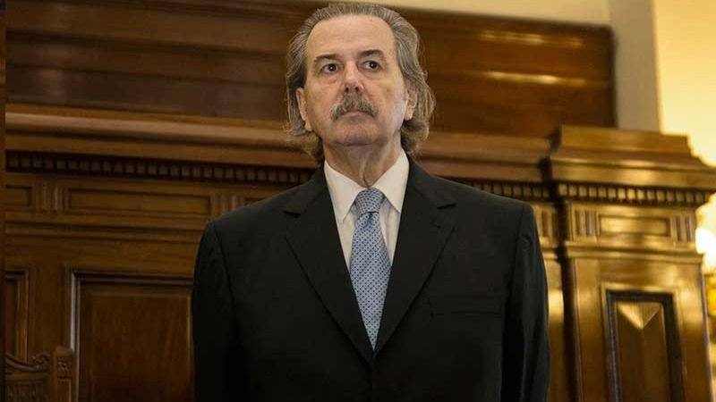 El Gobierno prorrogó el Presupuesto y  le aceptó la renuncia a Maqueda