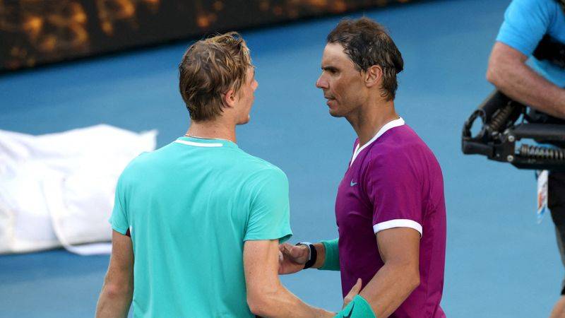 Nadal sobrevive al susto de Shapovalov y continúa hacia el récord