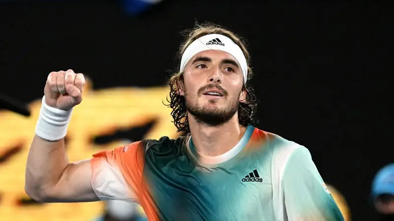 Tsitsipas se impone a Sinner y se mete en las semifinales del Abierto de Australia