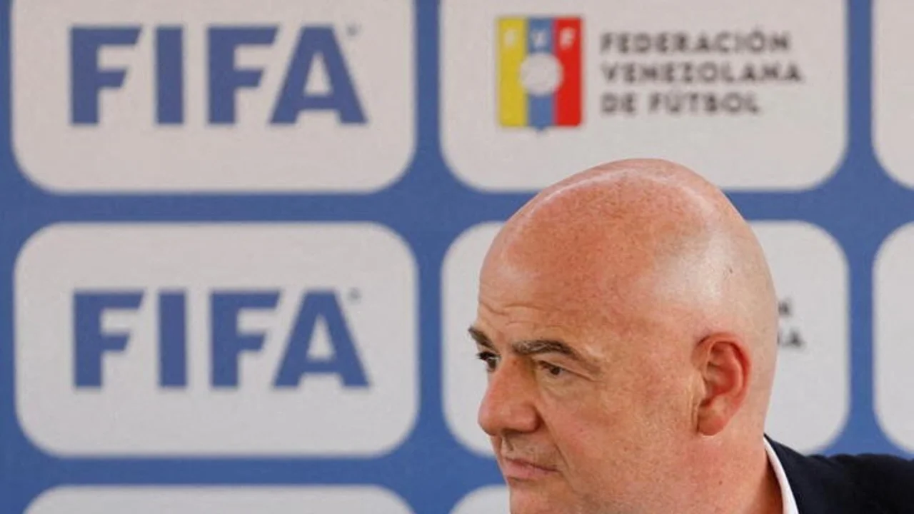 Infantino sugiere que Copa del Mundo bienal podría evitar muertes de inmigrantes en el Mediterráneo