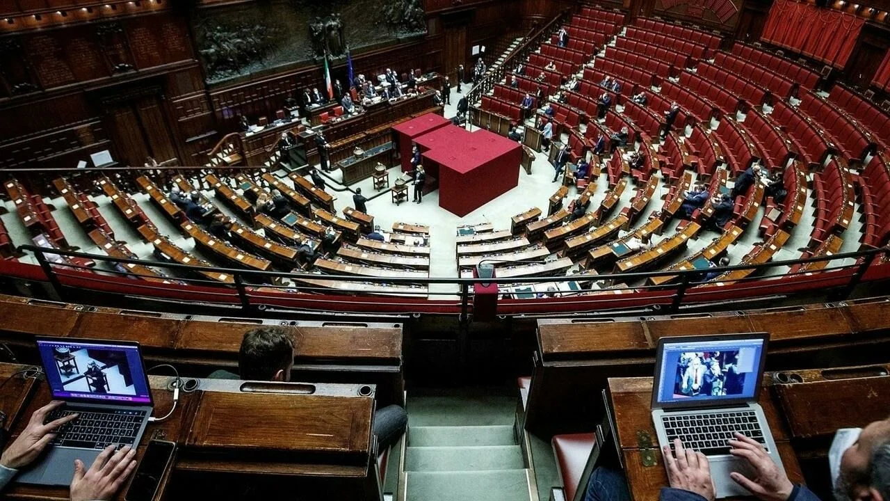 Italia: Centroderecha y centroizquierda trabajan para proponer a una mujer como Presidenta
