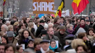 Miles de belgas volvieron a reclamar la renuncia del gobierno por las restricciones anticoronavirus Miles de belgas volvieron a reclamar la renuncia del gobierno por las restricciones anticoronavirus