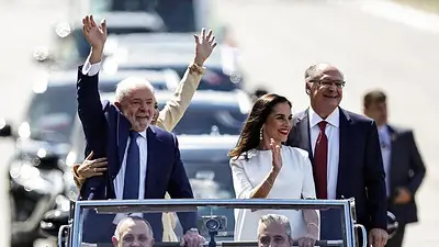Espionaje, micrófonos y mudanzas: cómo fue el desembarco de Lula en Brasilia Espionaje, micrófonos y mudanzas: cómo fue el desembarco de Lula en Brasilia