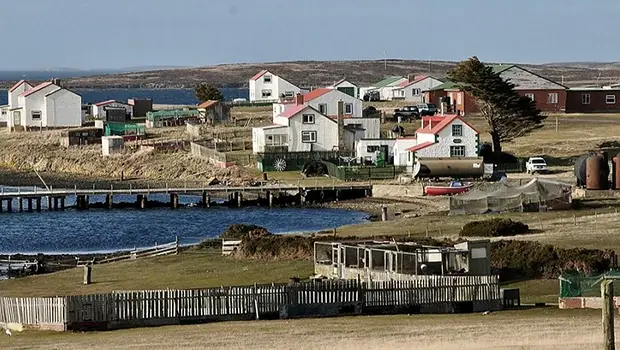 Oponer al dividir para reinar, el unirnos para emanciparnos. | La causa malvinas