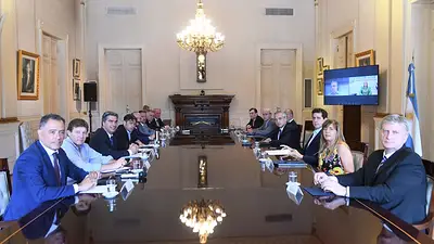 El Presidente y gobernadores piden oficialmente el juicio político a la Corte Suprema El Presidente y gobernadores piden oficialmente el juicio político a la Corte Suprema