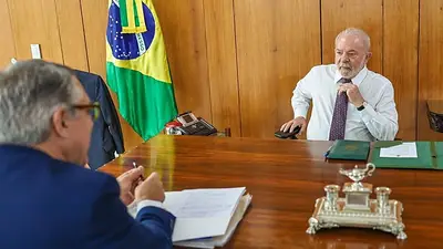 Lula creará un programa para desendeudar a 80 millones de personas Lula creará un programa para desendeudar a 80 millones de personas