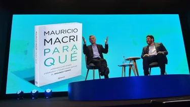Macri vuelve al escenario con una foto de unidad bonaerense