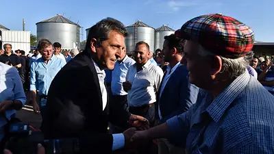 Massa anunció medidas la cadena láctea que beneficiarán a "8 de cada 10 productores" Massa anunció medidas la cadena láctea que beneficiarán a "8 de cada 10 productores"