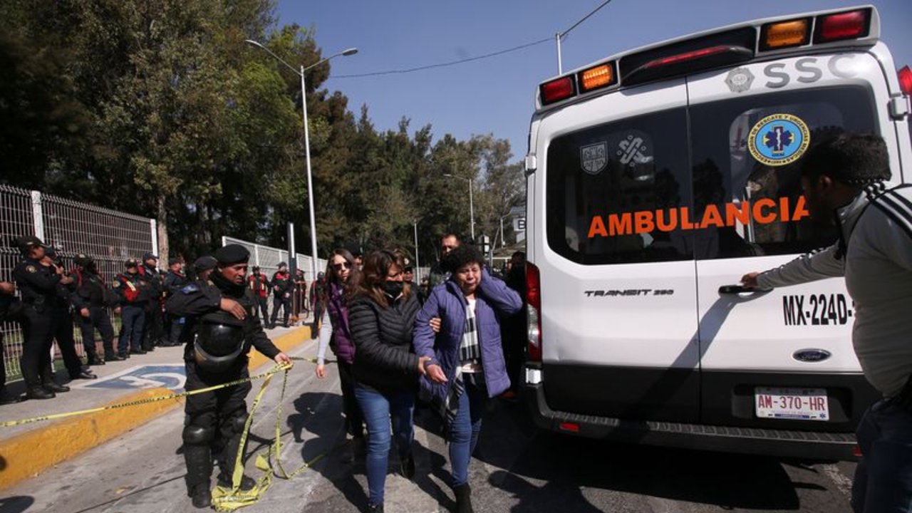 Choque trenes capital México deja un muerto y cerca de una veintena de heridos