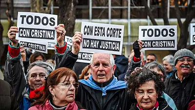 Personalidades apoyan el juicio político a la Corte: fin del "Estado paralelo y mafioso" Personalidades apoyan el juicio político a la Corte: fin del "Estado paralelo y mafioso"