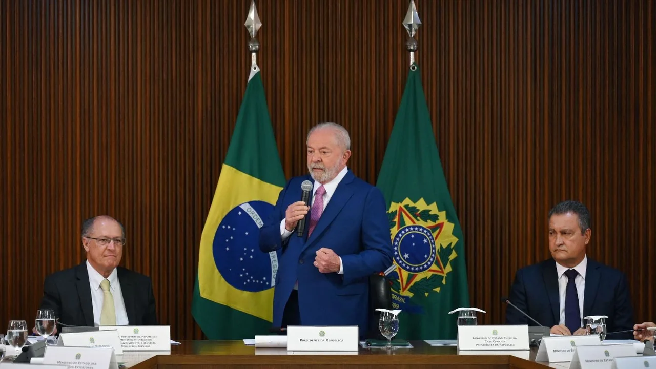Lula decretó la intervención federal de la seguridad de Brasilia