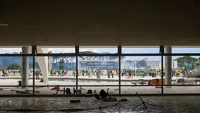 El ataque en Brasilia provocó un enorme daño al patrimonio cultural El ataque en Brasilia provocó un enorme daño al patrimonio cultural