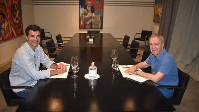 Elecciones 2023: Schiaretti y Urtubey serán candidatos a presidente "por fuera de la grieta" Elecciones 2023: Schiaretti y Urtubey serán candidatos a presidente "por fuera de la grieta"