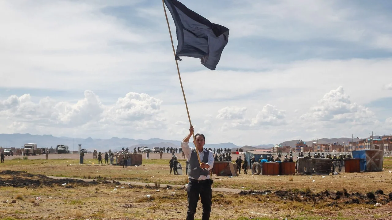 Falleció un chico de 15 años y se extienden las protestas en Perú