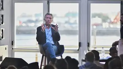 La anécdota de Macri con un robot que sorprendió a todos: "Soy yo" La anécdota de Macri con un robot que sorprendió a todos: "Soy yo"