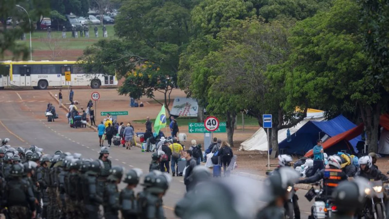 Revelan que militares defendieron a bolsonaristas en el ataque en Brasilia